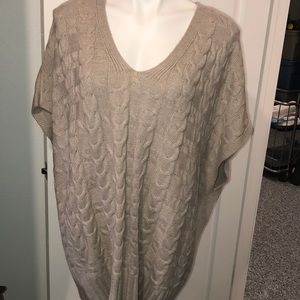 NWT V neck short sleeve sweater